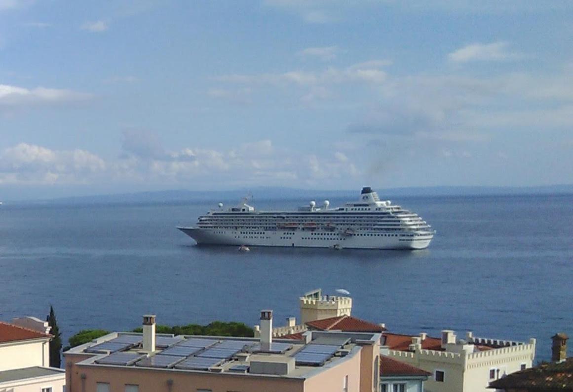 Iva 1, Wonderful View Of Kvarner Bay Appartement Opatija Buitenkant foto